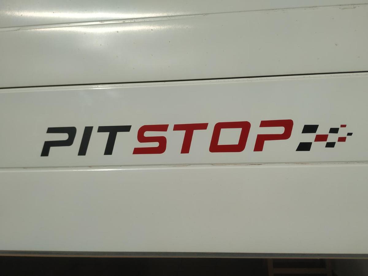 Pit Stop مالقة المظهر الخارجي الصورة